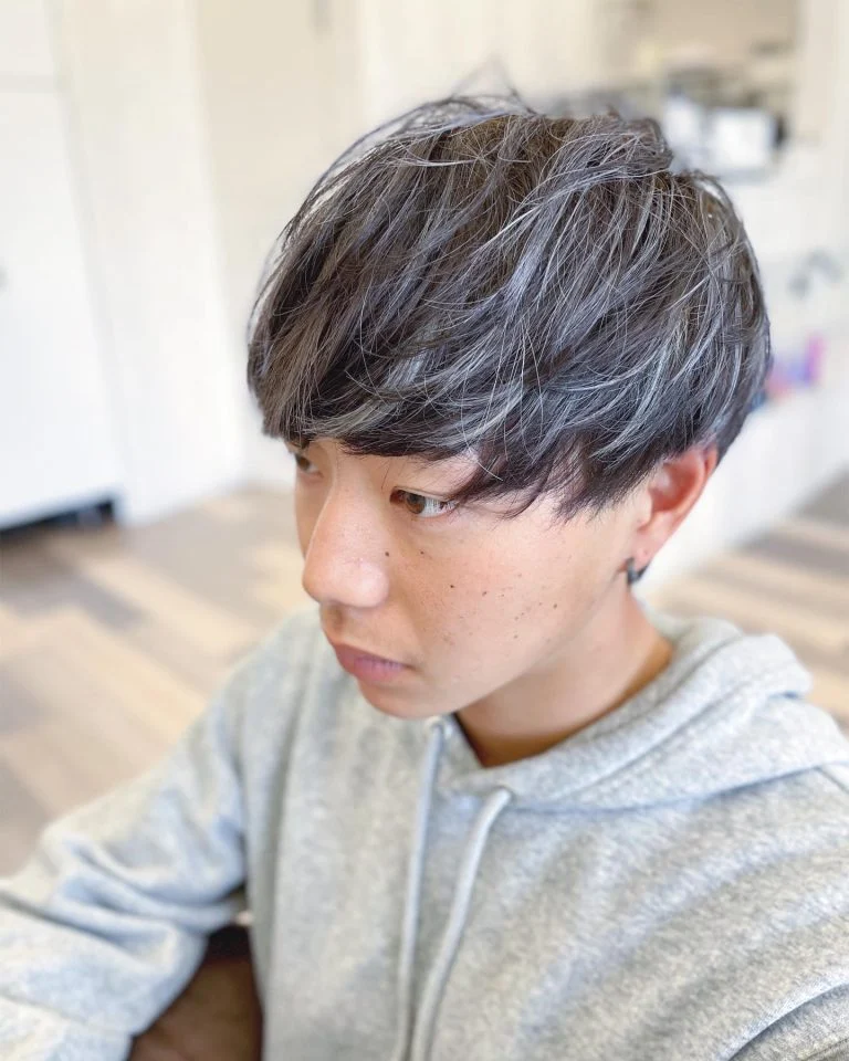 メンズハイライト。デザインでヘアを楽しく。