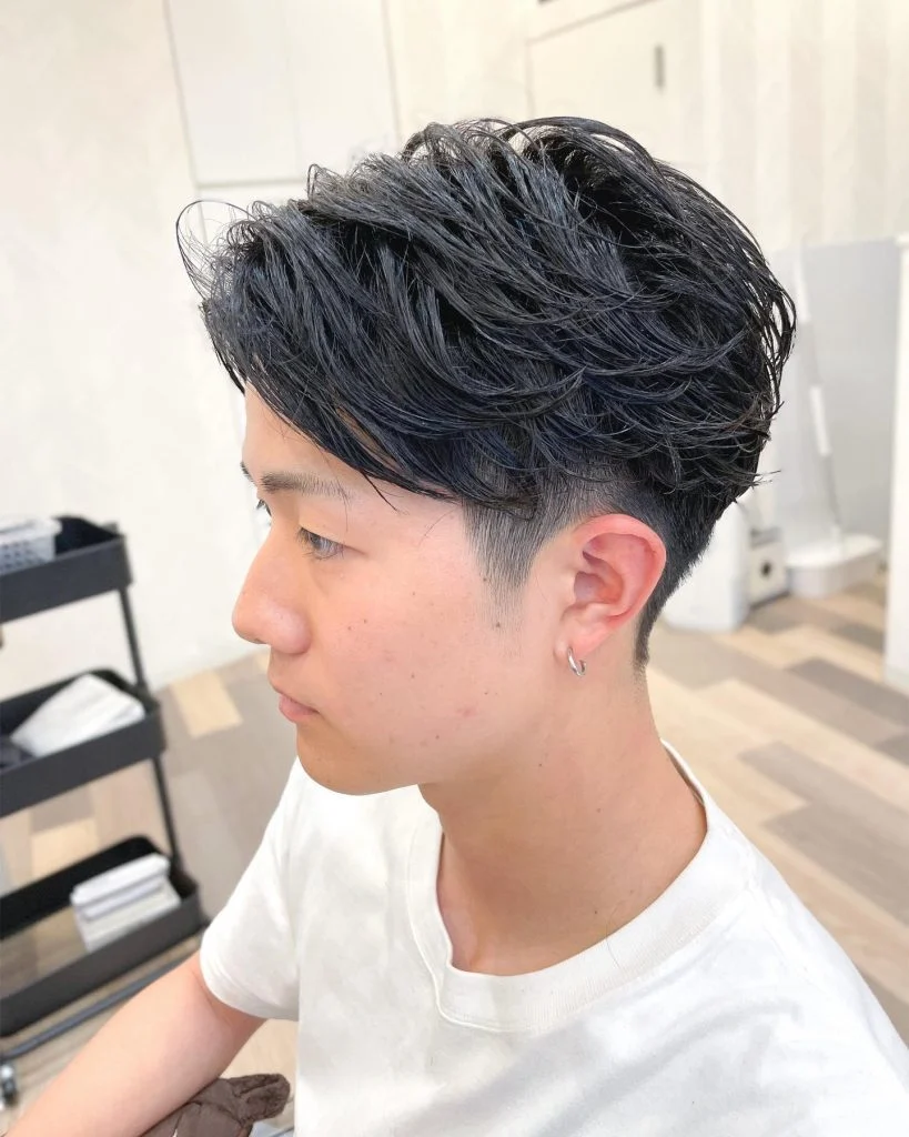 強めにワンカールのパーマで大人っぽさ、スタイリングのしやすさup。