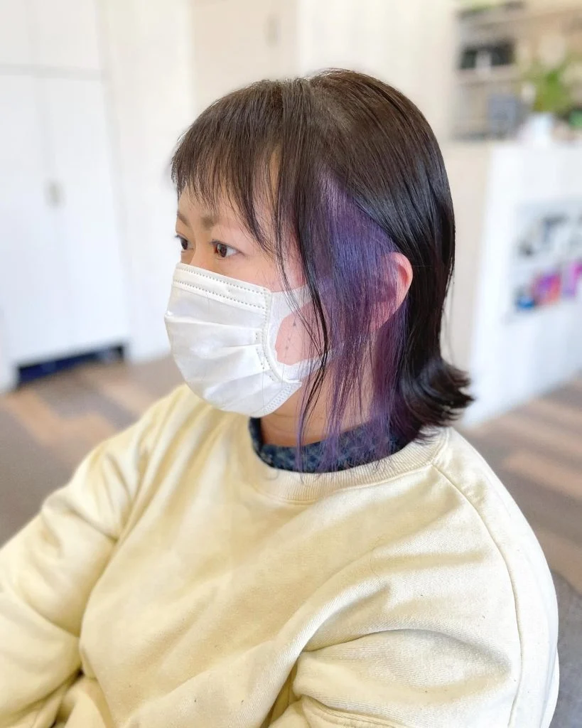 寒色寄りのラベンダーインナー。