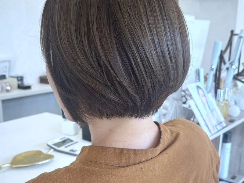 白髪を活かすヘアエステ|柳通り・船越エリアの大人髪ケア